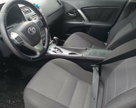 Красный Тойота Авенсис, объемом двигателя 1.8 л и пробегом 220 тыс. км за 9700 $, фото 10 на Automoto.ua