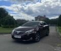 Червоний Тойота Авенсіс, об'ємом двигуна 2 л та пробігом 275 тис. км за 11500 $, фото 3 на Automoto.ua