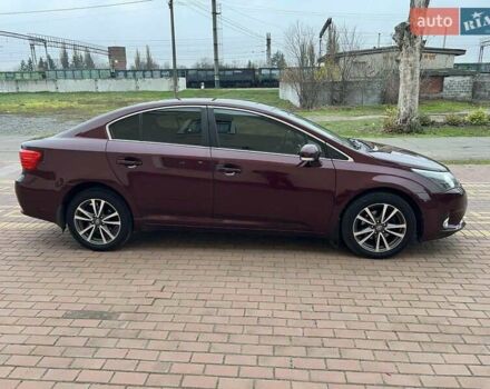 Красный Тойота Авенсис, объемом двигателя 2 л и пробегом 220 тыс. км за 10490 $, фото 11 на Automoto.ua