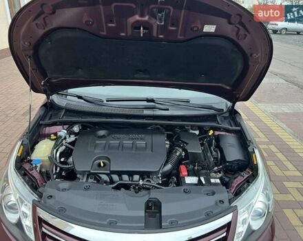 Красный Тойота Авенсис, объемом двигателя 2 л и пробегом 220 тыс. км за 10490 $, фото 13 на Automoto.ua