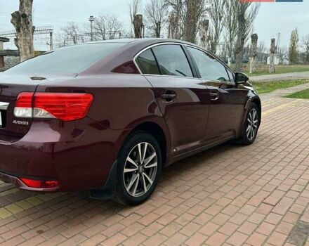 Красный Тойота Авенсис, объемом двигателя 2 л и пробегом 220 тыс. км за 10490 $, фото 1 на Automoto.ua