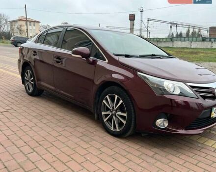 Красный Тойота Авенсис, объемом двигателя 2 л и пробегом 220 тыс. км за 10490 $, фото 3 на Automoto.ua