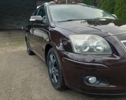 Червоний Тойота Авенсіс, об'ємом двигуна 2 л та пробігом 232 тис. км за 7300 $, фото 4 на Automoto.ua