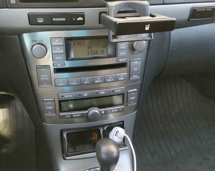 Красный Тойота Авенсис, объемом двигателя 1.8 л и пробегом 325 тыс. км за 6800 $, фото 4 на Automoto.ua