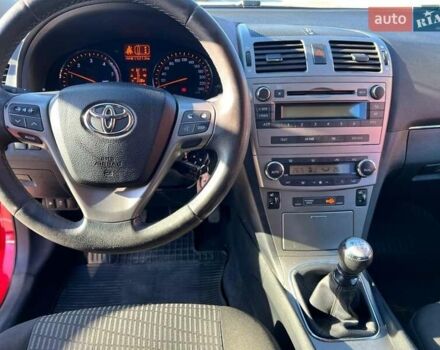 Красный Тойота Авенсис, объемом двигателя 2 л и пробегом 327 тыс. км за 8000 $, фото 6 на Automoto.ua