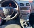Красный Тойота Авенсис, объемом двигателя 2 л и пробегом 327 тыс. км за 8000 $, фото 6 на Automoto.ua