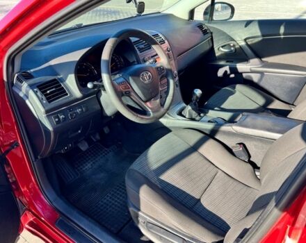 Красный Тойота Авенсис, объемом двигателя 2 л и пробегом 327 тыс. км за 8000 $, фото 6 на Automoto.ua