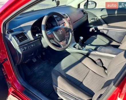 Красный Тойота Авенсис, объемом двигателя 2 л и пробегом 327 тыс. км за 8000 $, фото 5 на Automoto.ua