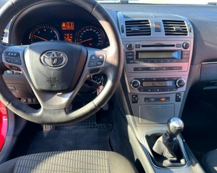 Красный Тойота Авенсис, объемом двигателя 2 л и пробегом 327 тыс. км за 8000 $, фото 7 на Automoto.ua