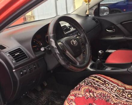 Красный Тойота Авенсис, объемом двигателя 2 л и пробегом 260 тыс. км за 9000 $, фото 4 на Automoto.ua