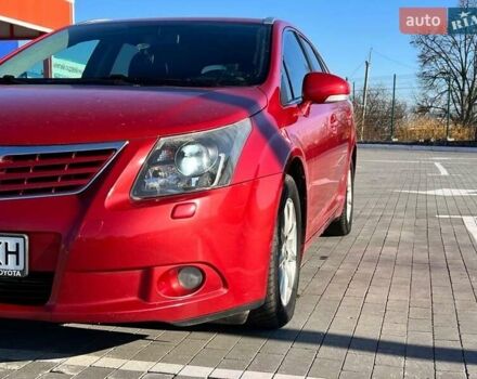 Красный Тойота Авенсис, объемом двигателя 2 л и пробегом 327 тыс. км за 8000 $, фото 1 на Automoto.ua