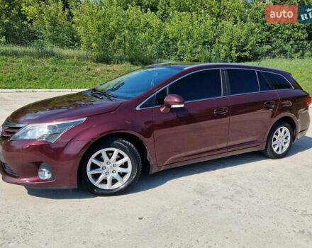 Красный Тойота Авенсис, объемом двигателя 2 л и пробегом 272 тыс. км за 10000 $, фото 4 на Automoto.ua