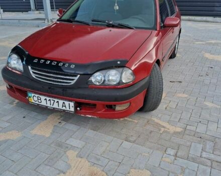 Красный Тойота Авенсис, объемом двигателя 1.8 л и пробегом 319 тыс. км за 3200 $, фото 1 на Automoto.ua