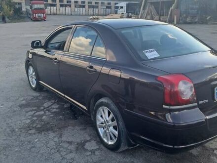 Красный Тойота Авенсис, объемом двигателя 1.79 л и пробегом 230 тыс. км за 7300 $, фото 1 на Automoto.ua