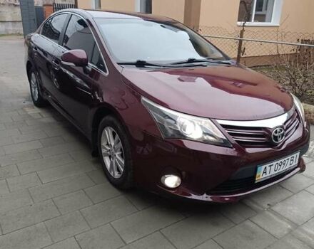 Красный Тойота Авенсис, объемом двигателя 1.8 л и пробегом 220 тыс. км за 9700 $, фото 1 на Automoto.ua