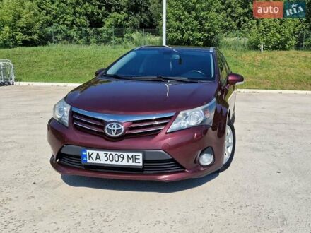 Тойота Авенсис 2013 в Киеве на Automoto.ua Красный Тойота Авенсис, объемом двигателя 2 л и пробегом 272 тыс. км за 10000 $, фото 1 на Automoto.ua