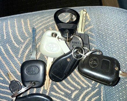 Тойота Авенсис, объемом двигателя 1.8 л и пробегом 220 тыс. км за 3999 $, фото 11 на Automoto.ua