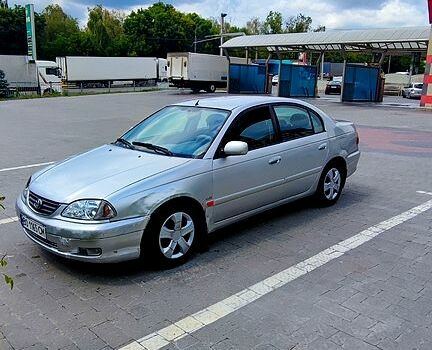Тойота Авенсис, объемом двигателя 1.8 л и пробегом 261 тыс. км за 3300 $, фото 4 на Automoto.ua