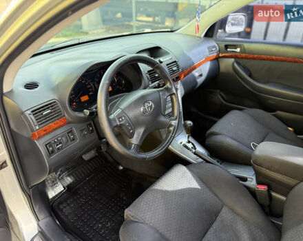 Тойота Авенсіс, об'ємом двигуна 1.8 л та пробігом 360 тис. км за 4950 $, фото 5 на Automoto.ua