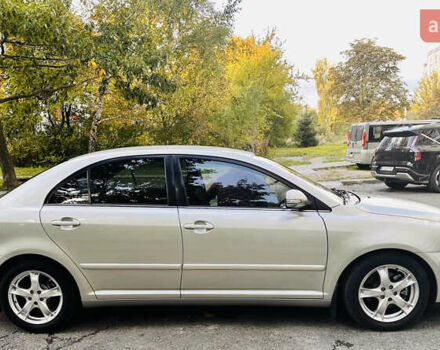 Тойота Авенсис, объемом двигателя 2 л и пробегом 71 тыс. км за 13500 $, фото 1 на Automoto.ua