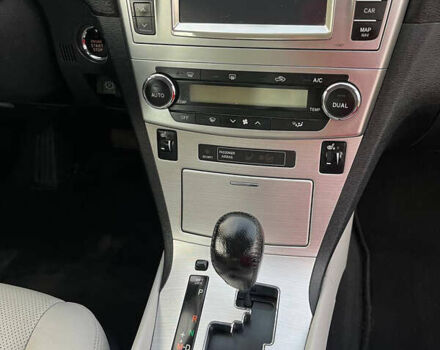 Тойота Авенсис, объемом двигателя 2.2 л и пробегом 300 тыс. км за 11500 $, фото 6 на Automoto.ua