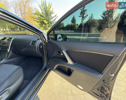 Тойота Авенсис, объемом двигателя 1.8 л и пробегом 162 тыс. км за 12600 $, фото 15 на Automoto.ua