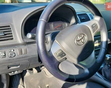 Тойота Авенсис, объемом двигателя 1.8 л и пробегом 252 тыс. км за 10500 $, фото 7 на Automoto.ua