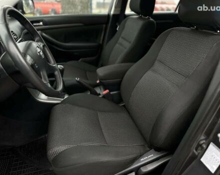 Тойота Авенсіс, об'ємом двигуна 1.8 л та пробігом 219 тис. км за 6700 $, фото 23 на Automoto.ua