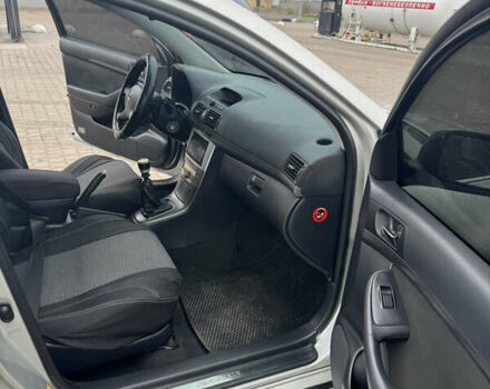 Тойота Авенсис, объемом двигателя 2.2 л и пробегом 250 тыс. км за 5600 $, фото 8 на Automoto.ua