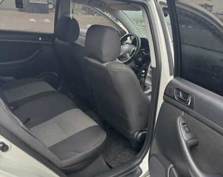 Тойота Авенсис, объемом двигателя 2.2 л и пробегом 250 тыс. км за 5600 $, фото 10 на Automoto.ua