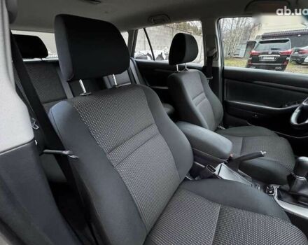 Тойота Авенсис, объемом двигателя 1.8 л и пробегом 229 тыс. км за 6500 $, фото 20 на Automoto.ua