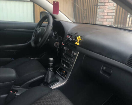 Тойота Авенсис, объемом двигателя 2.2 л и пробегом 186 тыс. км за 7750 $, фото 8 на Automoto.ua