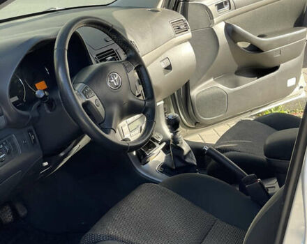 Тойота Авенсис, объемом двигателя 2.2 л и пробегом 268 тыс. км за 7600 $, фото 31 на Automoto.ua