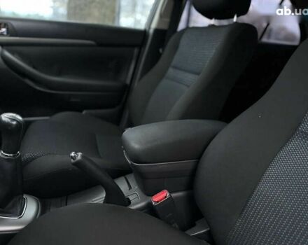 Тойота Авенсис, объемом двигателя 2 л и пробегом 264 тыс. км за 7500 $, фото 29 на Automoto.ua