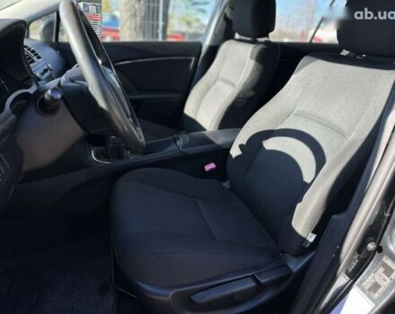 Тойота Авенсис, объемом двигателя 1.6 л и пробегом 272 тыс. км за 8500 $, фото 22 на Automoto.ua