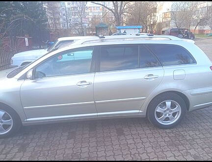 Тойота Авенсіс, об'ємом двигуна 2 л та пробігом 220 тис. км за 7000 $, фото 1 на Automoto.ua