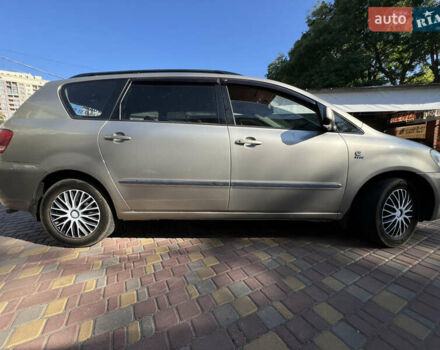 Жовтий Тойота Авенсіс, об'ємом двигуна 2 л та пробігом 305 тис. км за 6300 $, фото 5 на Automoto.ua