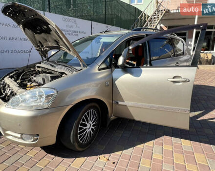 Жовтий Тойота Авенсіс, об'ємом двигуна 2 л та пробігом 305 тис. км за 6300 $, фото 2 на Automoto.ua