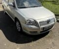 Серый Тойота Авенсис, объемом двигателя 2 л и пробегом 150 тыс. км за 4500 $, фото 1 на Automoto.ua