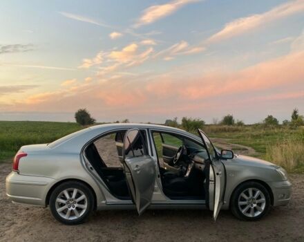 Серый Тойота Авенсис, объемом двигателя 2 л и пробегом 500 тыс. км за 3500 $, фото 2 на Automoto.ua