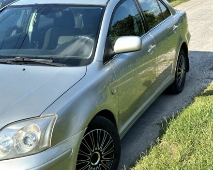 Серый Тойота Авенсис, объемом двигателя 2 л и пробегом 219 тыс. км за 5000 $, фото 1 на Automoto.ua