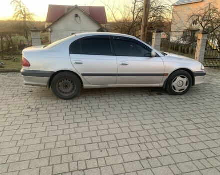 Серый Тойота Авенсис, объемом двигателя 1.6 л и пробегом 400 тыс. км за 2800 $, фото 3 на Automoto.ua