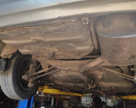 Серый Тойота Авенсис, объемом двигателя 1.76 л и пробегом 350 тыс. км за 3499 $, фото 13 на Automoto.ua