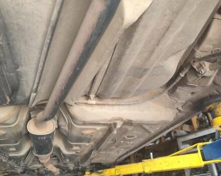 Серый Тойота Авенсис, объемом двигателя 1.76 л и пробегом 350 тыс. км за 3499 $, фото 16 на Automoto.ua