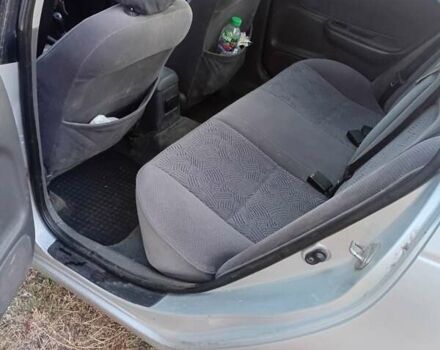 Серый Тойота Авенсис, объемом двигателя 1.76 л и пробегом 432 тыс. км за 3000 $, фото 2 на Automoto.ua