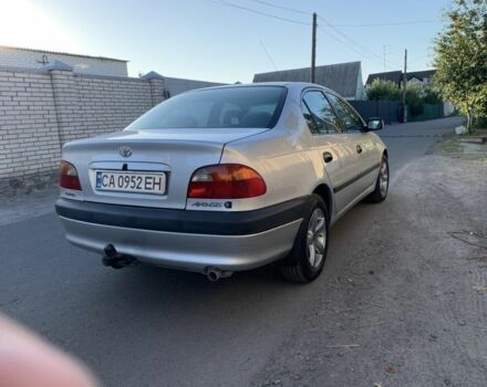 Серый Тойота Авенсис, объемом двигателя 1.8 л и пробегом 217 тыс. км за 3800 $, фото 3 на Automoto.ua