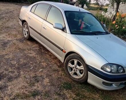 Серый Тойота Авенсис, объемом двигателя 1.76 л и пробегом 432 тыс. км за 3000 $, фото 6 на Automoto.ua