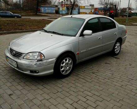 Серый Тойота Авенсис, объемом двигателя 2 л и пробегом 210 тыс. км за 4000 $, фото 5 на Automoto.ua