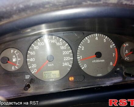 Серый Тойота Авенсис, объемом двигателя 2 л и пробегом 210 тыс. км за 4000 $, фото 6 на Automoto.ua