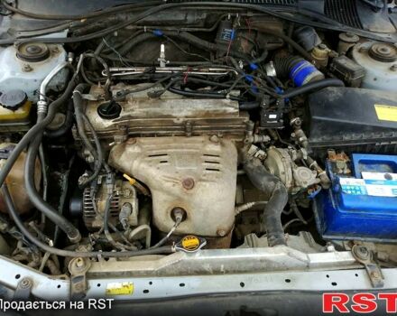 Серый Тойота Авенсис, объемом двигателя 2 л и пробегом 210 тыс. км за 4000 $, фото 8 на Automoto.ua